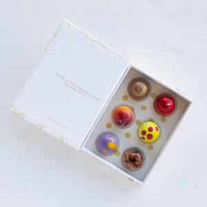 Dot Design White Box