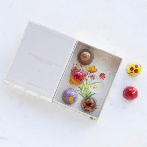 6 Bonbon Box White Flower Illustration